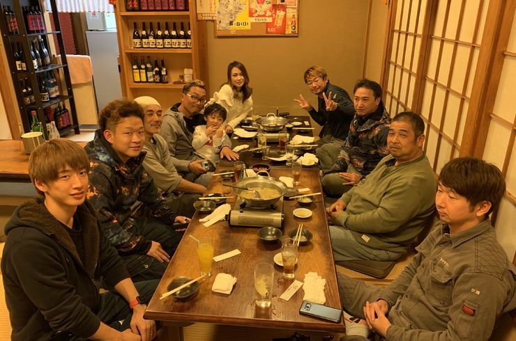 歓迎会　忘年会　飲み　鍋　もつ鍋　焼肉　集まり　会社